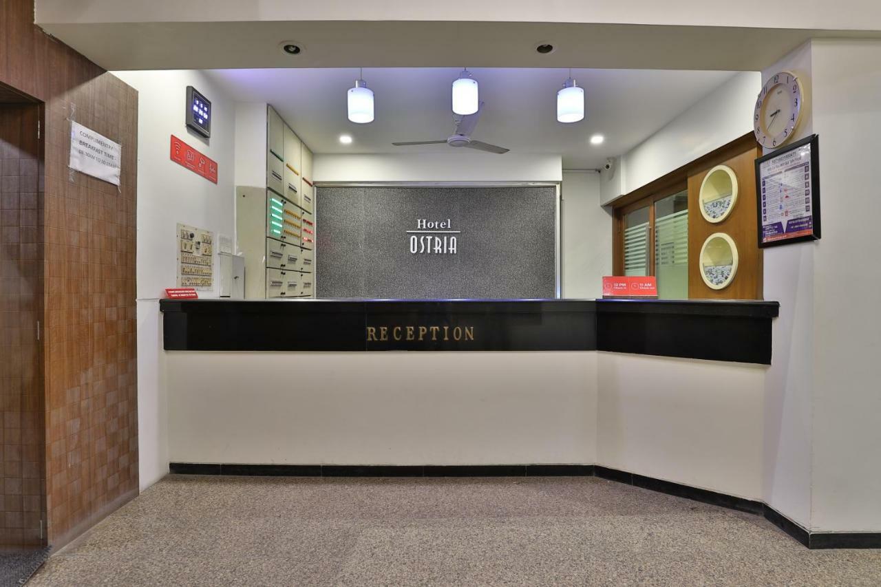 Hotel Ostria Surat Zewnętrze zdjęcie