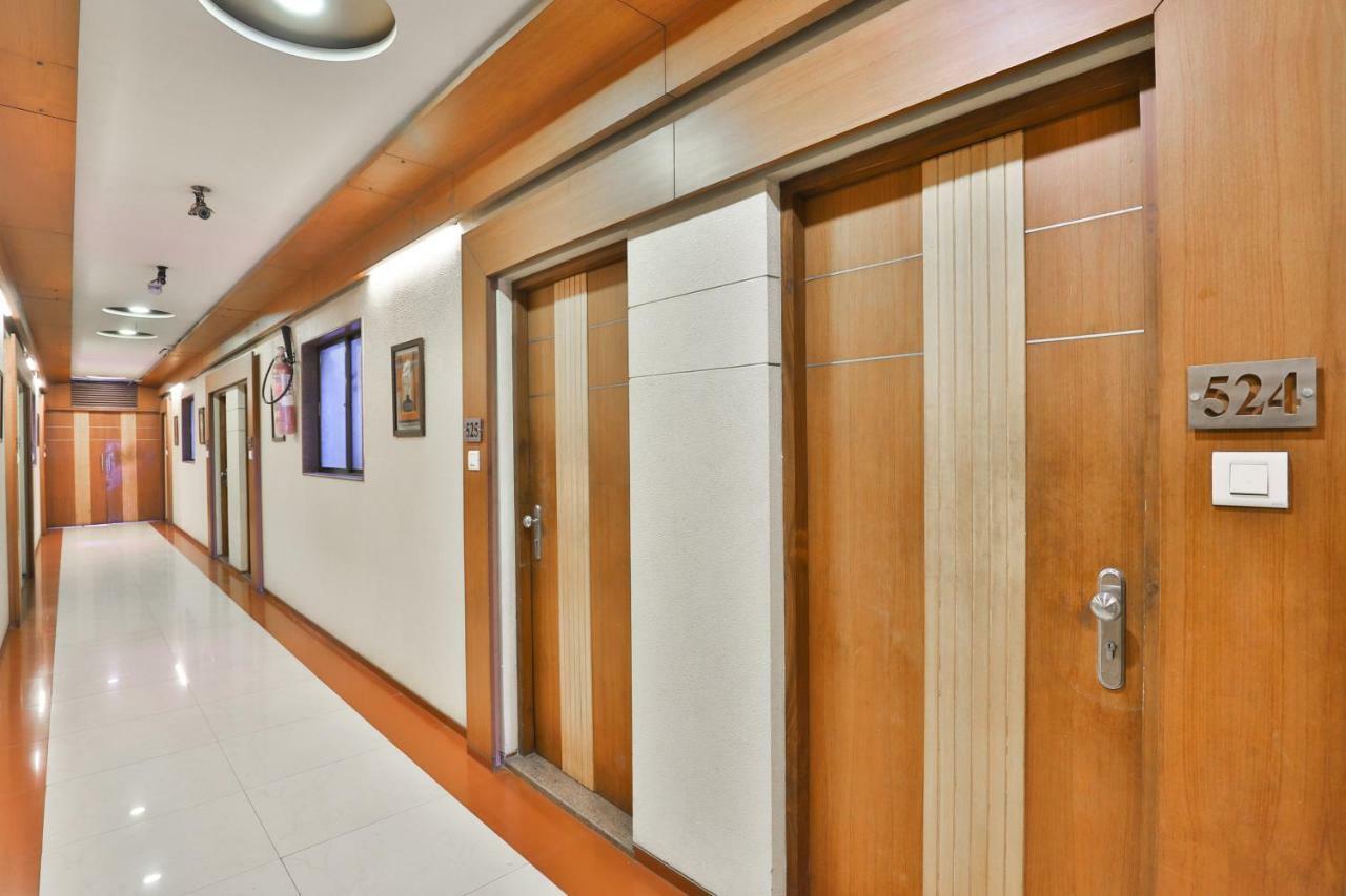 Hotel Ostria Surat Zewnętrze zdjęcie