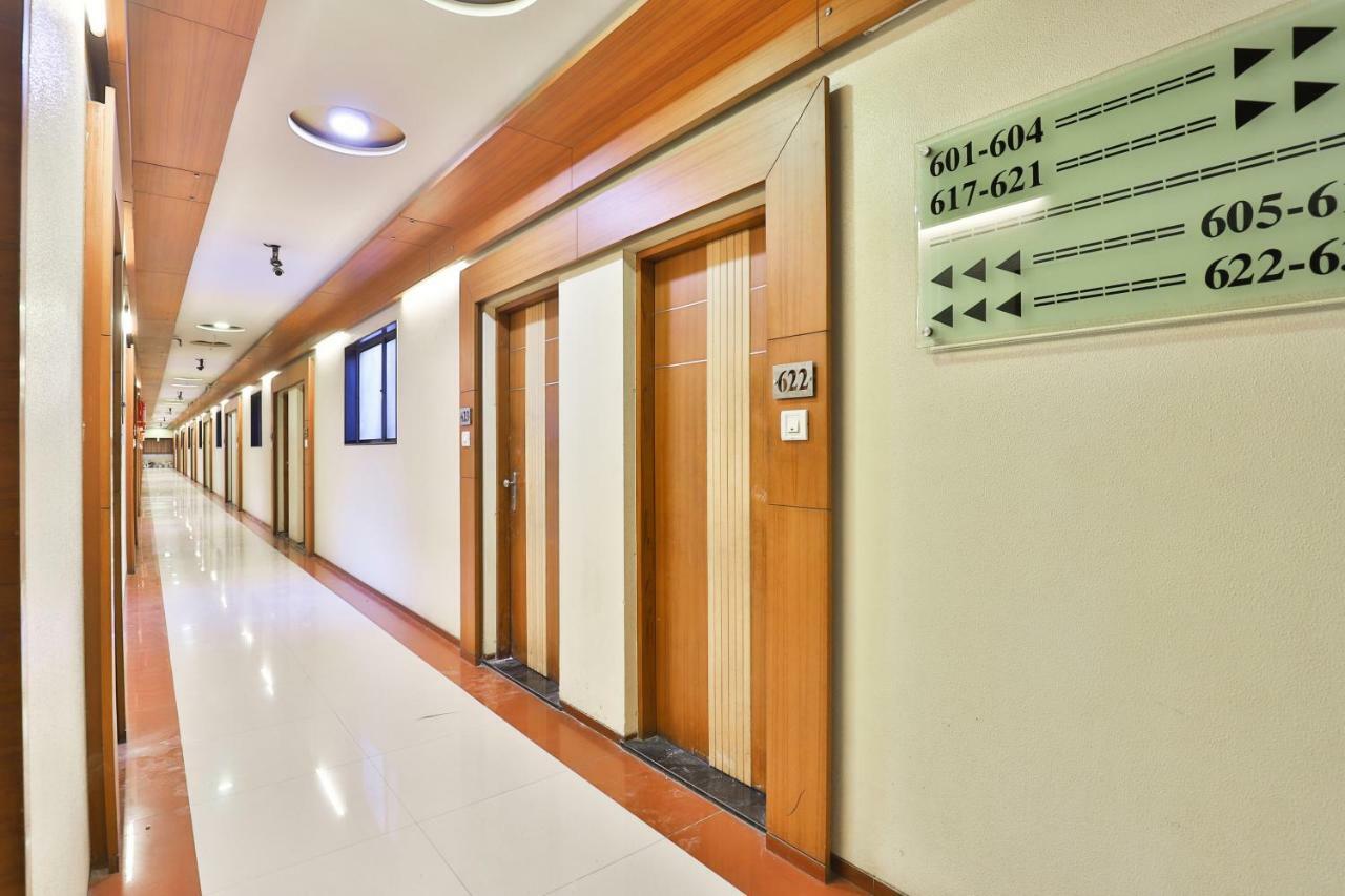 Hotel Ostria Surat Zewnętrze zdjęcie